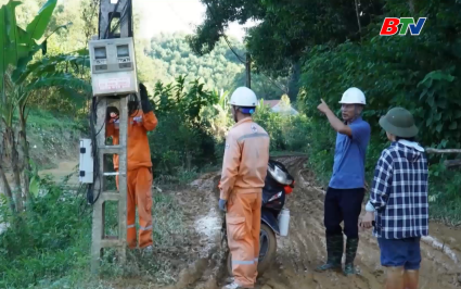 Gần 114.000 kh&aacute;ch h&agrave;ng được cấp điện trở lại sau mưa lũ