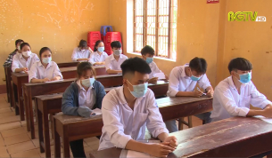 Gần 18 ngh&igrave;n th&iacute; sinh bước v&agrave;o ng&agrave;y thi cuối kỳ thi tốt nghiệp THPT