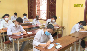 Gần 18 ngh&igrave;n th&iacute; sinh ho&agrave;n th&agrave;nh kỳ thi tốt nghiệp THPT