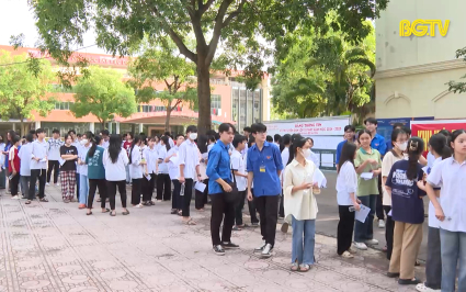 Gần 1,3 ngh&igrave;n th&iacute; sinh thi v&agrave;o trường THPT Chuy&ecirc;n Bắc Giang