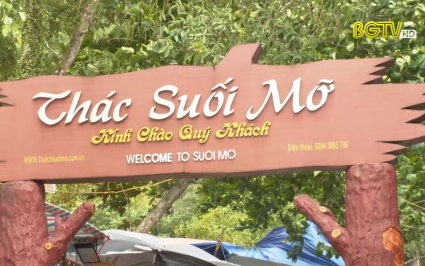 Gần 20.000 du kh&aacute;ch đến với khu du lịch Suối Mỡ