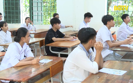 Gần 23 ngh&igrave;n th&iacute; sinh ho&agrave;n th&agrave;nh kỳ thi v&agrave;o lớp 10 THPT