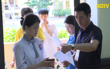 Gần 23 ngh&igrave;n th&iacute; sinh bước v&agrave;o ng&agrave;y thi đầu ti&ecirc;n kỳ thi v&agrave;o lớp 10 THPT