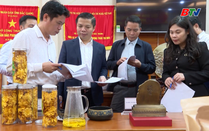 Gần 40 sản phẩm tham gia b&igrave;nh chọn sản phẩm c&ocirc;ng nghiệp n&ocirc;ng th&ocirc;n