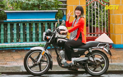 Gặp gỡ c&ocirc; g&aacute;i Bắc Giang kh&aacute;m ph&aacute; 63 tỉnh, th&agrave;nh bằng xe m&aacute;y