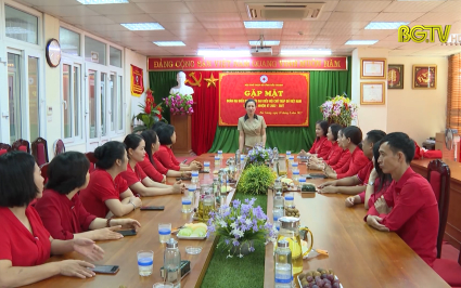 Gặp mặt đo&agrave;n đại biểu tỉnh dự Đại hội Hội chữ thập đỏ to&agrave;n quốc lần thứ XI