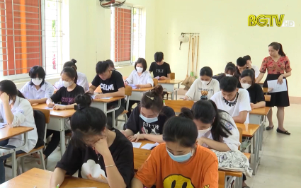 Gấp r&uacute;t &ocirc;n tập chuẩn bị thi tốt nghiệp THPT