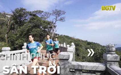 Giải Marathon "Bước chạy tới đỉnh thi&ecirc;ng"