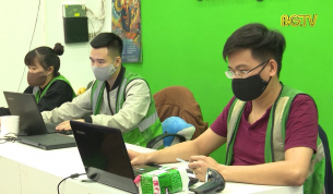 Gia tăng mua b&aacute;n online thời dịch Covid-19
