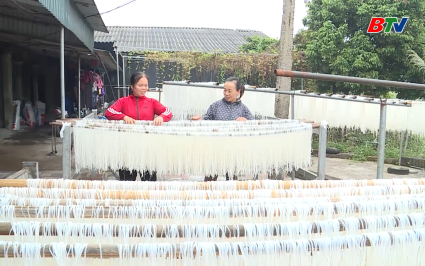  Giảm ngh&egrave;o bền vững: Giảm ngh&egrave;o bền vững từ nghề truyền thống