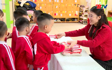 Gi&aacute;o dục v&agrave; Đ&agrave;o tạo: Sữa học đường - Chăm lo dinh dưỡng, n&acirc;ng cao tầm v&oacute;c học sinh