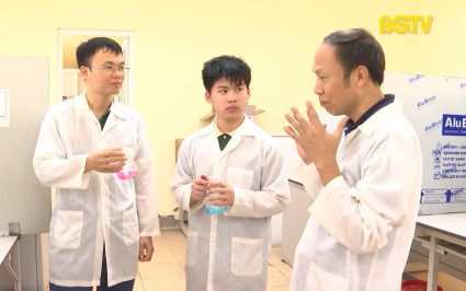 Gi&aacute;p Vũ Sơn H&agrave; &ndash; Huy chương V&agrave;ng Olympic H&oacute;a học quốc tế 