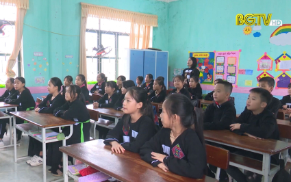 Giữ g&igrave;n l&agrave;n điệu d&acirc;n ca trong trường học 