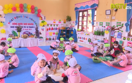 Giữ g&igrave;n v&agrave; ph&aacute;t huy truyền thống văn h&oacute;a d&acirc;n tộc cho trẻ