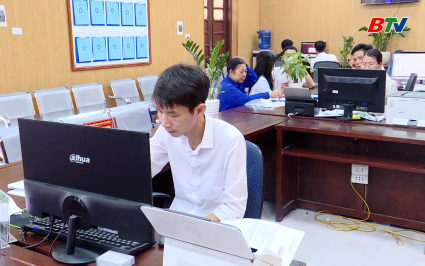 Gỡ kh&oacute; trong c&ocirc;ng t&aacute;c c&aacute;n bộ, n&acirc;ng cao hiệu quả ch&iacute;nh quyền cơ sở 