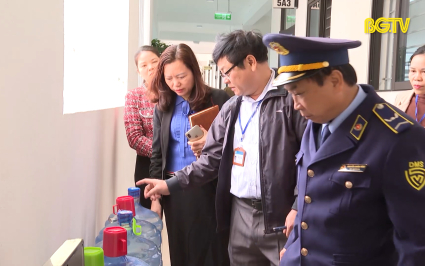 G&oacute;c nh&igrave;n thẳng: Nh&igrave;n nhận về việc cung cấp nước sạch cho trường học