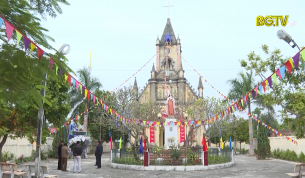Gương gi&aacute;o d&acirc;n ti&ecirc;u biểu