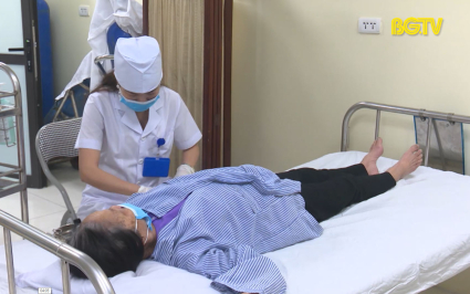 Gương nữ điều dưỡng tận t&acirc;m với nghề 