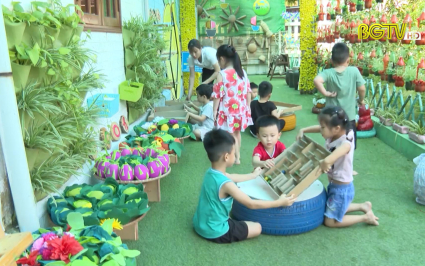 Hạn chế r&aacute;c thải nhựa trong trường học