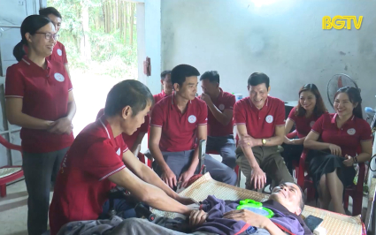 Hạnh ph&uacute;c l&agrave; y&ecirc;u thương v&agrave; chia sẻ