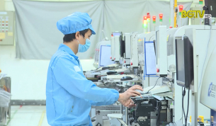 HĐND với cử tri: Đ&oacute;n c&ocirc;ng nh&acirc;n ngoại tỉnh trở lại l&agrave;m việc