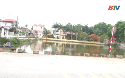 Hiểm họa từ ao hồ kh&ocirc;ng r&agrave;o chắn