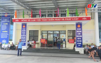 Hiệp H&ograve;a với quyết t&acirc;m l&agrave;m hết việc chứ kh&ocirc;ng hết giờ
