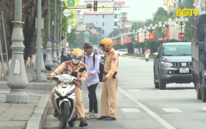 Tăng cường xử l&yacute; vi phạm giao th&ocirc;ng đối với học sinh
