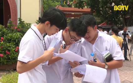 Ho&agrave;n th&agrave;nh kỳ thi tuyển sinh v&agrave;o lớp 10 THPT