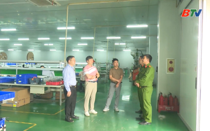Ho&agrave;ng V&acirc;n giữ vững an ninh trật tự để ph&aacute;t triển c&ocirc;ng nghiệp bền vững 