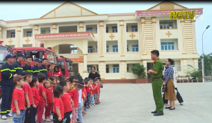 Hoạt động trải nghiệm c&ugrave;ng chiến sĩ cảnh s&aacute;t ph&ograve;ng ch&aacute;y chữa ch&aacute;y