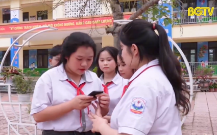 Học sinh tham gia m&ocirc;i trường mạng an to&agrave;n, l&agrave;nh mạnh, s&aacute;ng tạo 