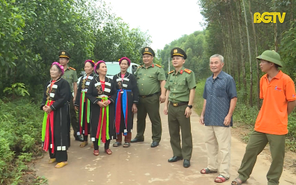 Chi bộ Đội an ninh D&acirc;n tộc l&agrave;m theo B&aacute;c