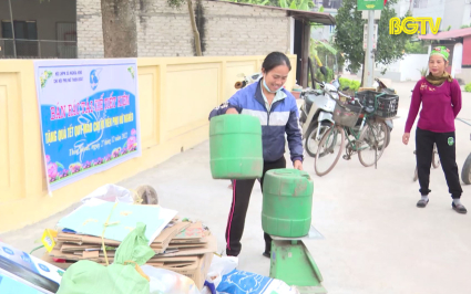 Hội Phụ nữ x&atilde; Nghĩa Hưng l&agrave;m theo B&aacute;c