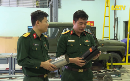 Người sĩ quan mẫu mực s&aacute;ng tạo