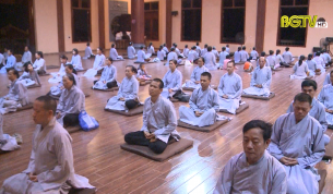 Học thiền tr&ecirc;n n&uacute;i Nham Biền