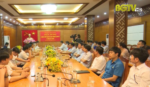 Hội nghị c&ocirc;ng bố quyết định về c&ocirc;ng t&aacute;c c&aacute;n bộ