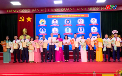 Hội nghị điển h&igrave;nh ti&ecirc;n tiến trường Cao đẳng Cơ điện v&agrave; X&acirc;y dựng Bắc Ninh 