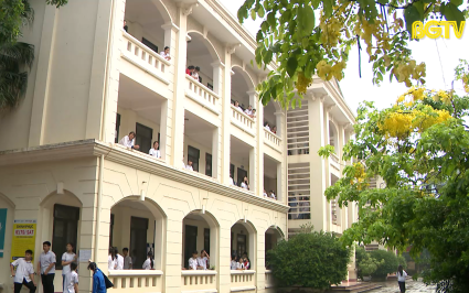 Hơn 1,3 ngh&igrave;n th&iacute; sinh tham dự kỳ thi tuyển sinh THPT Chuy&ecirc;n