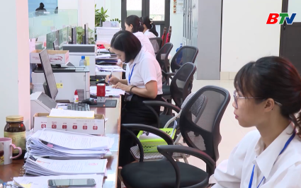 Hơn 2.000 c&aacute;n bộ, c&ocirc;ng chức, vi&ecirc;n chức nghỉ việc sau s&aacute;p nhập 