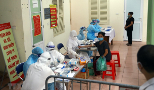 Hơn 300 người tham gia Ng&agrave;y hội hiến m&aacute;u an to&agrave;n - Kh&ocirc;ng ngại Covid- 19