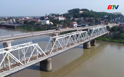 Kết nối đ&ocirc;i bờ - mở rộng kh&ocirc;ng gian ph&aacute;t triển