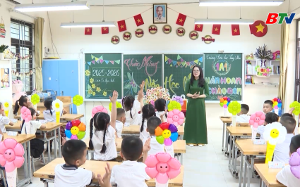Khắc phục kh&oacute; khăn thiếu gi&aacute;o vi&ecirc;n cho năm học mới
