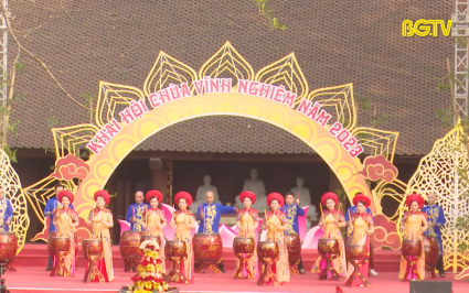Khai hội ch&ugrave;a Vĩnh Nghi&ecirc;m