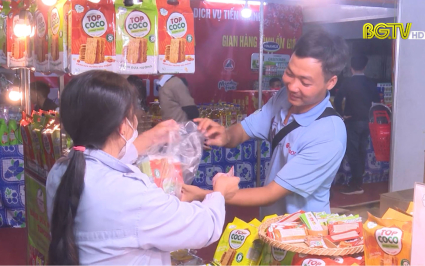 Khai mạc chương tr&igrave;nh gian h&agrave;ng "Gian h&agrave;ng d&agrave;nh cho c&ocirc;ng nh&acirc;n lao động"