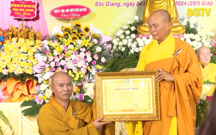 Khai ph&aacute;p An cư kiết hạ v&agrave; trao gi&aacute;o chỉ tấn phong gi&aacute;o phẩm