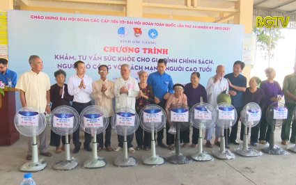Kh&aacute;m bệnh v&agrave; ph&aacute;t thuốc miễn ph&iacute; cho đối tượng ch&iacute;nh s&aacute;ch