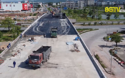 Khẩn trương ho&agrave;n th&agrave;nh th&ocirc;ng cầu H&ugrave;ng Vương