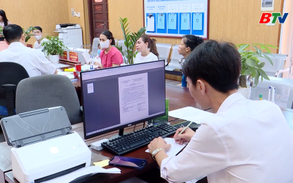 Khẩn trương kiện to&agrave;n tổ chức bộ m&aacute;y v&agrave; đội ngũ c&aacute;n bộ, c&ocirc;ng chức cấp x&atilde;, ho&agrave;n th&agrave;nh trước th&aacute;ng 12/2025
