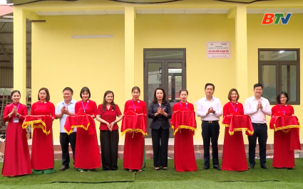 Kh&aacute;nh th&agrave;nh, b&agrave;n giao bếp ăn b&aacute;n tr&uacute; trường Mầm non Tam Tiến 